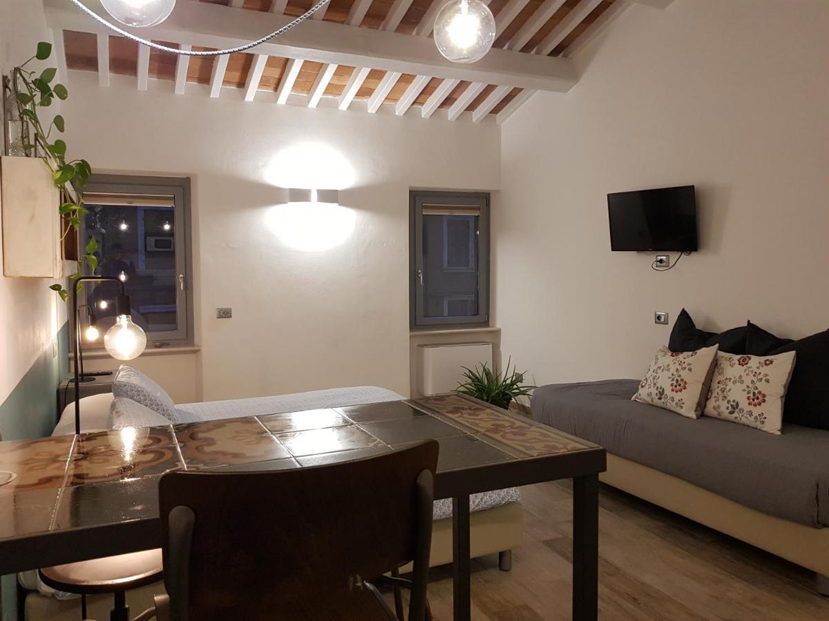 Santa Marta Rooms&Studios Верона Екстер'єр фото